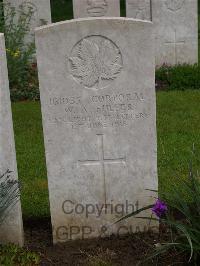 Etaples Military Cemetery - Fuller, W A